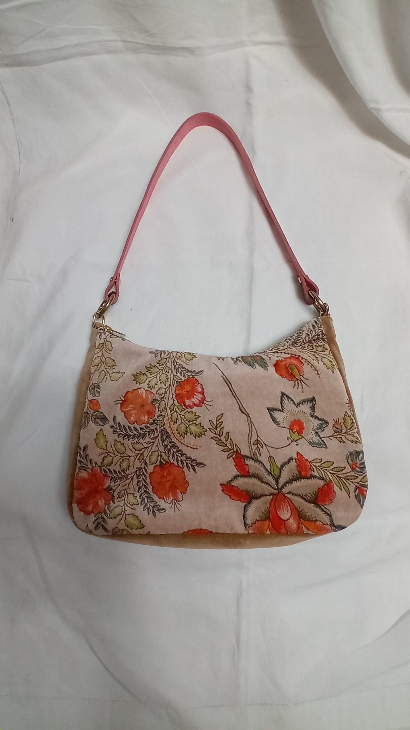 Bolso "Vica " en terciopelo flores.