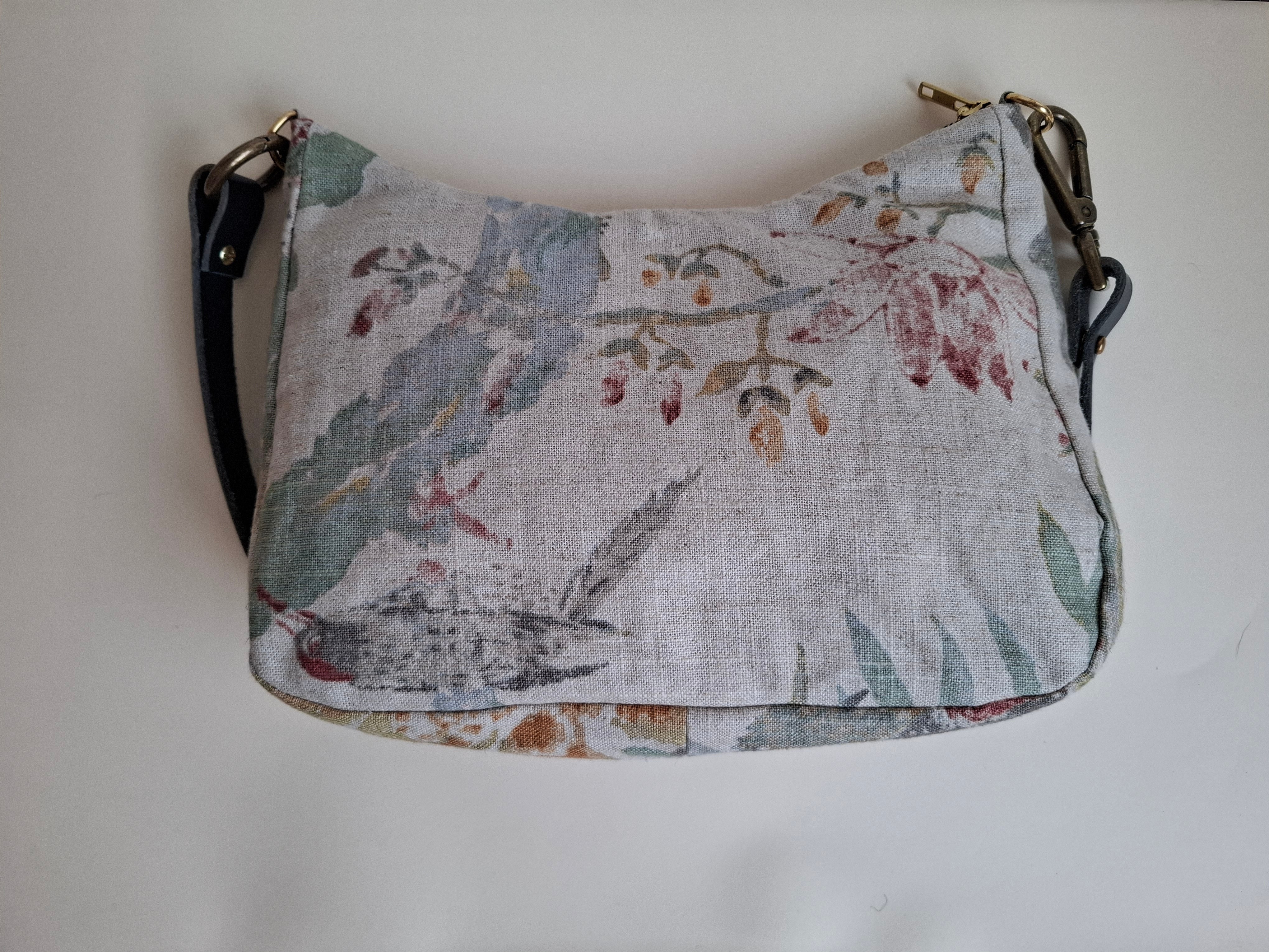 Bolso "Vica " en terciopelo flores.